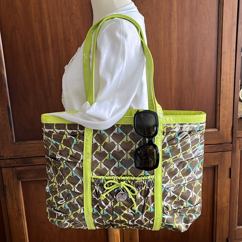 Vera Bradley “Take Me With You Tote” Sittin in A Tree Pattern EUC